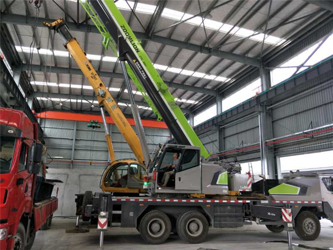 白云区高空车出租需要注意哪些安全事项？